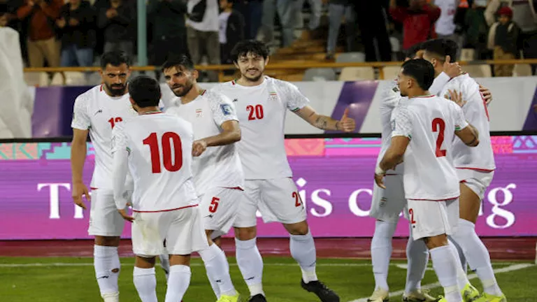 بعد تعادله مع مصر.. منتخب إيران يترك رسالة مكتوبة في غرفة الملابس